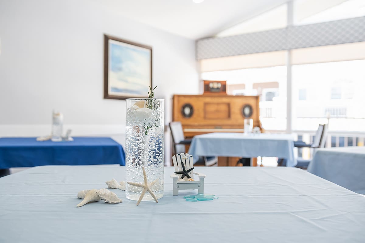Dining room with ocean decorations